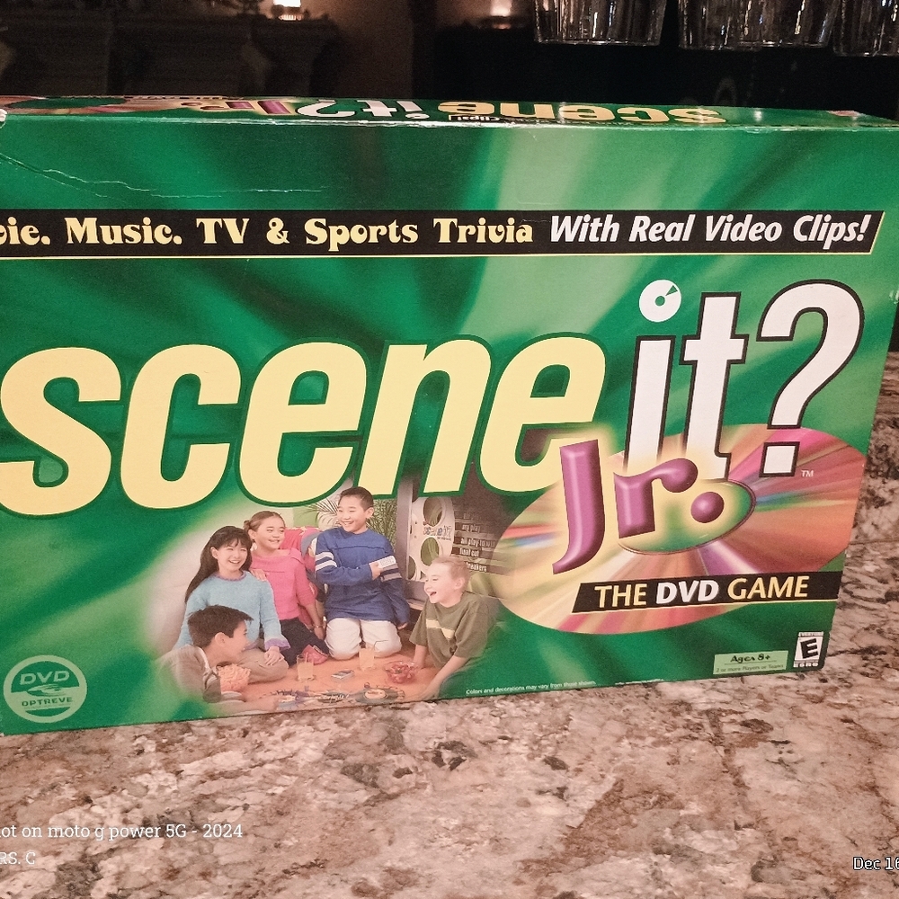Scene it jr movie music TV sports trivia game